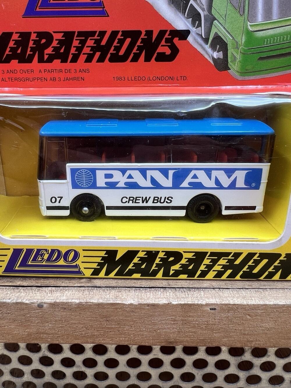 KKar LLedo - 1983 Marathons - M2 Setra Coach - White & Blue - Pan AM